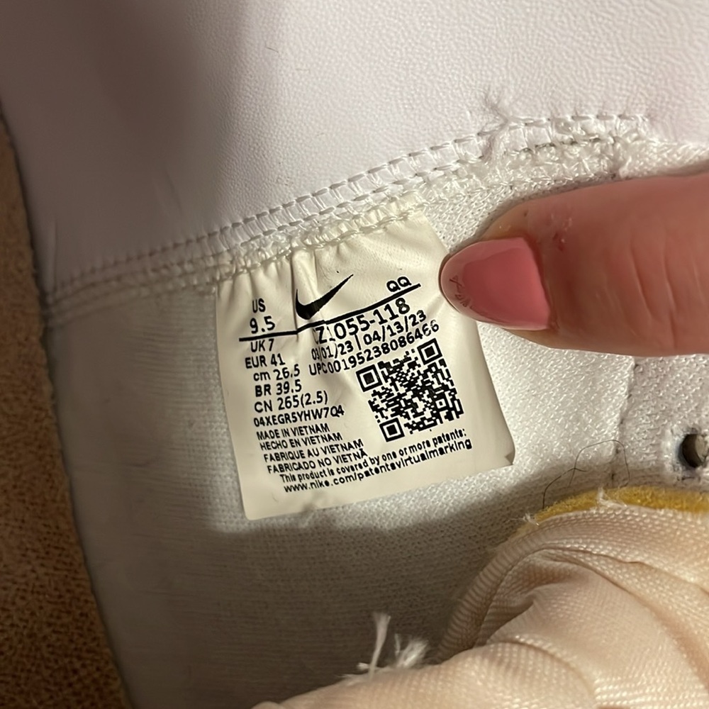 Worn twice before my daughter decided she didn’t like them.
